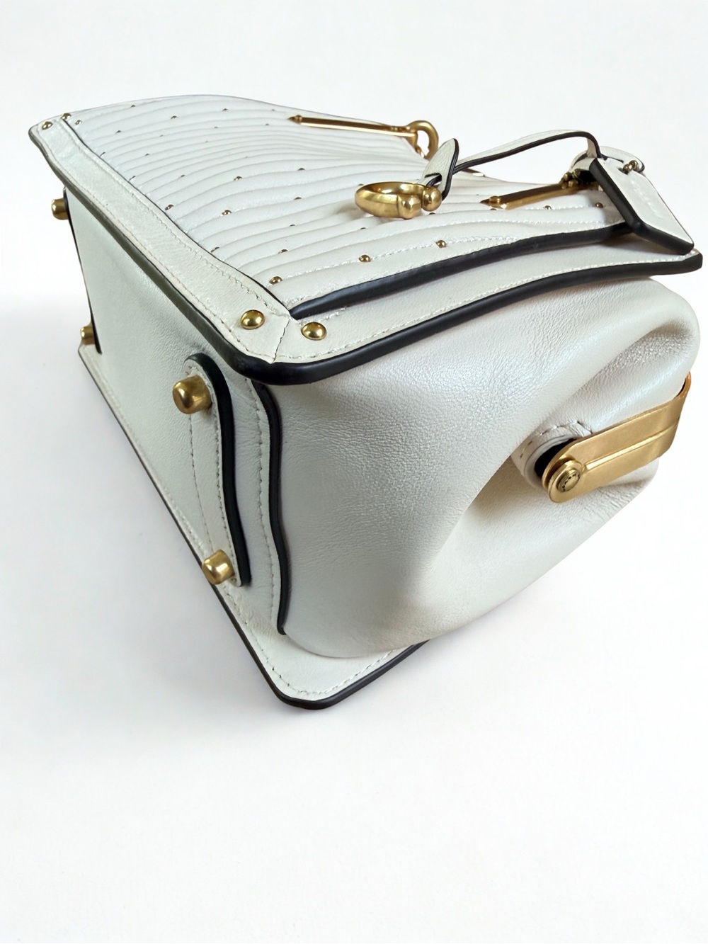 COACH 1941 Kisslock Dreamer 21 Quilted Leather Crossbody Satch Chalk + Dust Bag - Picture 6 of 13